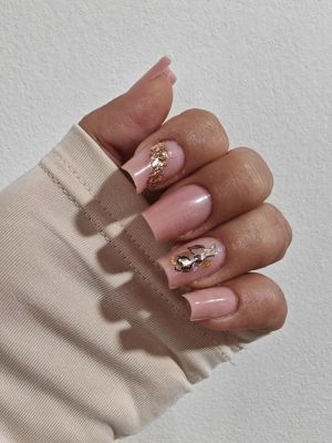 Manichiura și Pedichiura cu gel