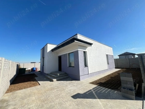 Casă parter 4 camere-2 băi-300 mp teren