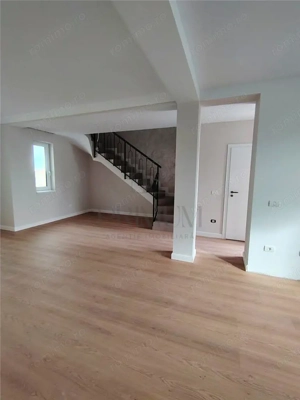 Duplex superb - Zona M CITY - despartit prin camera tehnica - asfalt - toate utilitatile - camere vi - imagine 4