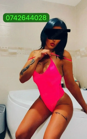 Alexandra Queen  24 7