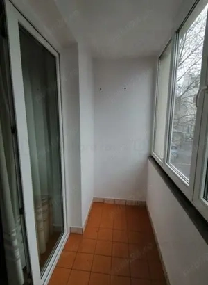Gara de Nord  Calea Grivitei  Metrou etaj 1, balcon, semi  bloc reabilitat 3 cam cf 1 liber 