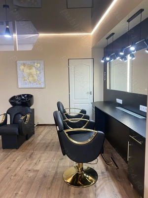 Închiriez    1 punct de lucru pt. Frizer - imagine 4