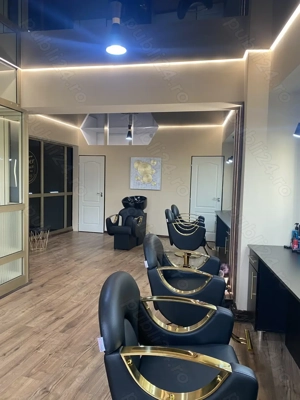 Închiriez    1 punct de lucru pt. Frizer - imagine 2