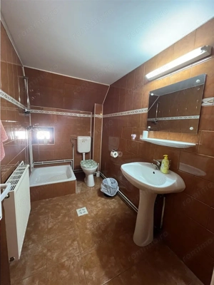Pensiune de 7 camere cu 5 bai si teren de 377mp situata in Paltinis - imagine 12