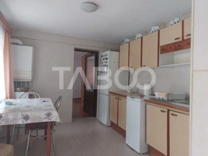 Apartament la casa 97 mpu 5 camere 2 bucatarii 3 bai gradina Cisnadie - imagine 15