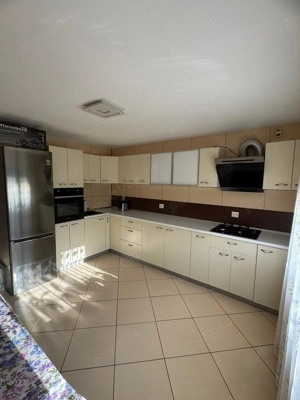 Casă de vânzare + 2 spații comerciale funcționale + foișor acoperit - imagine 6