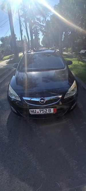 Opel Astra J 1.4benzină 140Cp 2011 - imagine 2