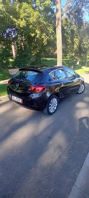 Opel Astra J 1.4benzină 140Cp 2011 - imagine 3