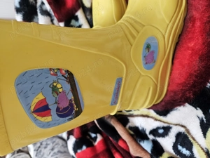 cizmulite galbene din cauciuc,marimea 31 - imagine 2