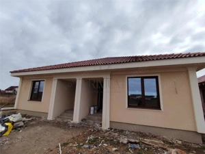 Duplex pe parter - mansardabil -  zona linistita - toate utilitatile