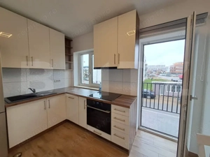 Apartament de vanzare, super luminos, etaj 1, in Tractorul - imagine 4
