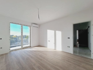 Aproape de ESO. 3 camere cu 2 bai si terasa de 21 mp. 