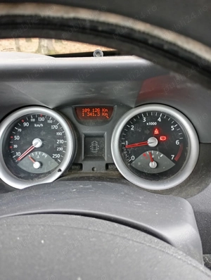 Renault Megan 2 1.3 16V benzină din 2005 - imagine 2