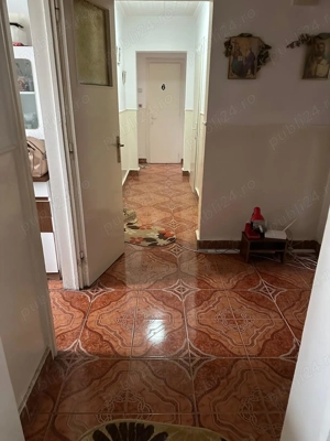 Vand apartament 3 camere decomandat Onesti - imagine 6