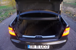 Skoda Superb 2.0 TDI - imagine 9