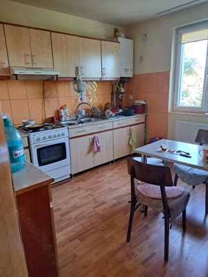 Casa-Vila ultrafinisata in regim D+P+E cu toate utilitatile pe 900 mp,teren - imagine 3