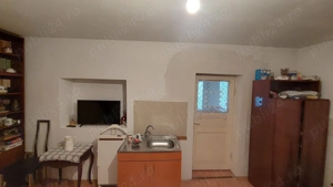 Casa de vanzare intr-o zona linistita in comuna Mociu - imagine 2