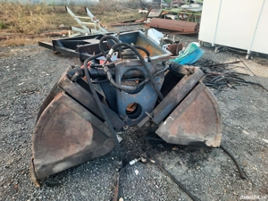 Cupe tih și diferiți cilndrii 