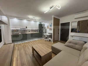 Apartament 3 camere, lux, zona Centrala