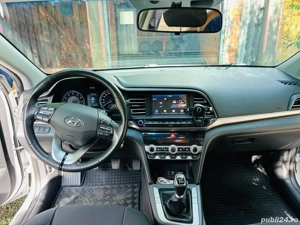 Masina Hyundai Elantra  - imagine 2