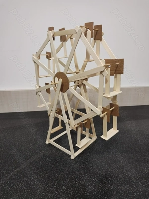 Macheta carusel din materiale reciclabilele, proiect școală săptămâna verde.