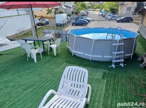 Inchiriez mai multe camere la curte 