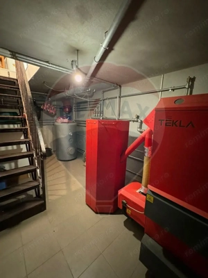 Casă / Vilă deosebită în Golești S+P+1E - imagine 12