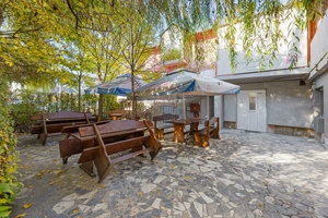 Spațiu comercial de închiriat cu terasa în zona Fortuna – Făt-Frumos