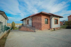 De vânzare casă cu 5 camere, în zona de dealuri, str. Răspântiilor