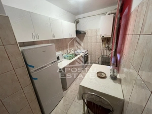 Apartament 1 camera, decomandat, centrala proprie, zona Modern - imagine 4