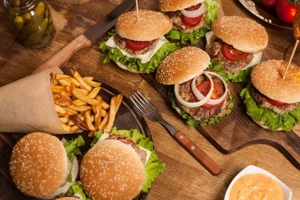 Livrator pizza , fast-food  - imagine 2