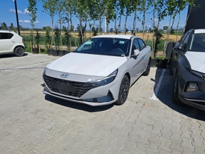 Hyundai Elantra 2023  - imagine 6