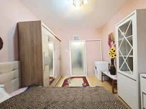 1 cam Port etaj 3 mobilata si utilata 