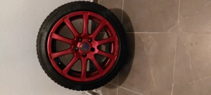 Jenti cu anvelope Opel Zafira. 