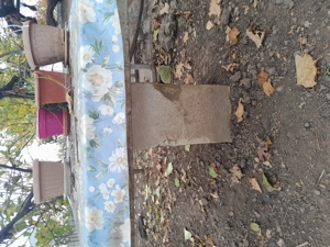 Vind masa din piatra cioplita