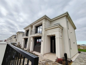 ZONA M CITY - Duplex despartit prin camera tehnica - canalizare - asfalt - curte amenajata - camere 