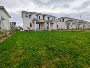 Duplex despartit prin camera tehnica - finisaje premium - toate utilitatile - asfalt