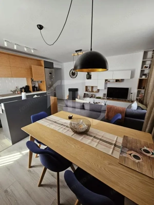 Apartament 3 camere, zona Vivo - imagine 3