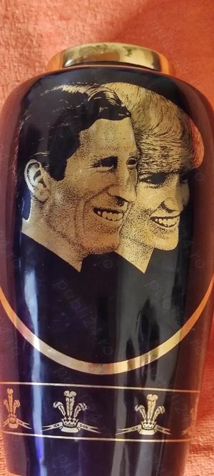 Vaza glastra portelan  REGELE Charles & PRINTESA DIANA  inaltime 23 cm  