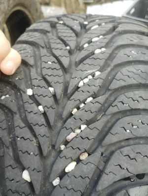 Vând anvelope 195/65 r15