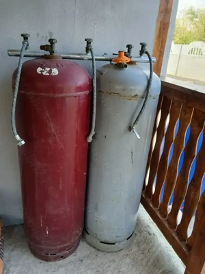 Kit 2 butelii gpl de 120 l + Centralină cu 3 ieșirii și regulator .