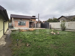 Ofertă de vânzare – două case în aceeași curte (una finisată, una la roșu)