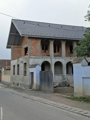 construiesc case la roș acoperișuri izolati interioare demolari 