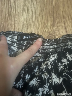 Pantaloni scurți negri de vară