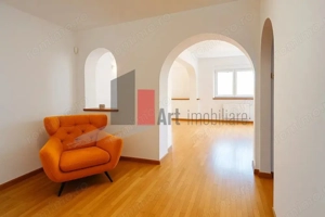 Spatiu Luminos in Charles de Gaulle-125 mp