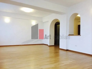 Spatiu Luminos in Charles de Gaulle-125 mp - imagine 2