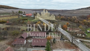 Oportunitate investitie: două reședințe de vacanță/ cabane 3940mp teren - imagine 13