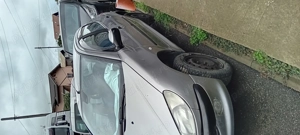 Pegeut de vânzare pentru dezmembrări 