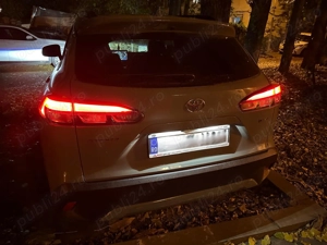 Toyota Corolla Cross Dynamic 2.0 197 CP Full Hybrid  TVA Deductibil  Garantie 10 ANI Toyota Relax  - imagine 5