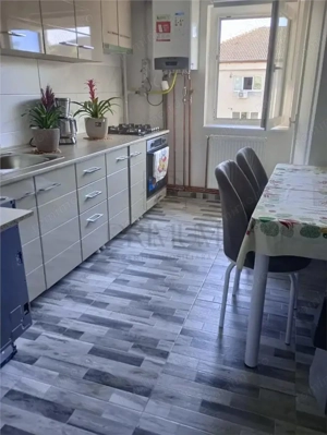 Modern - 2 Camere - 2 Balcoane - Decomandat - Amenajat - Centrala termica proprie